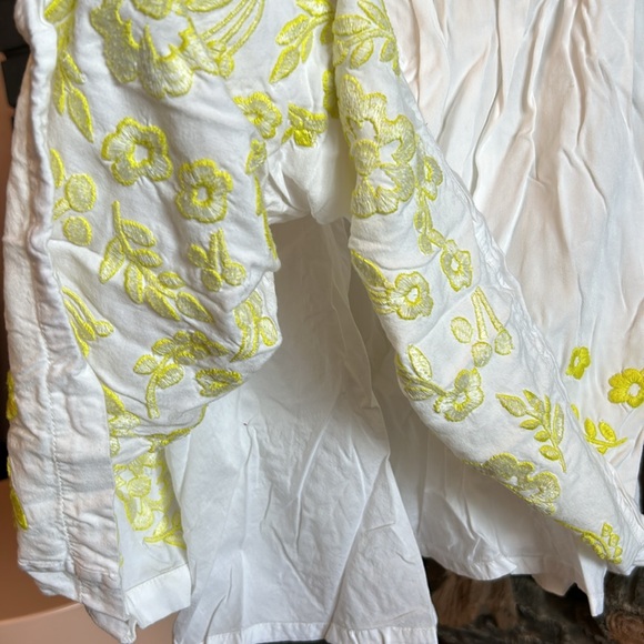 Mini Boden embroidered dress - Picture 4 of 5